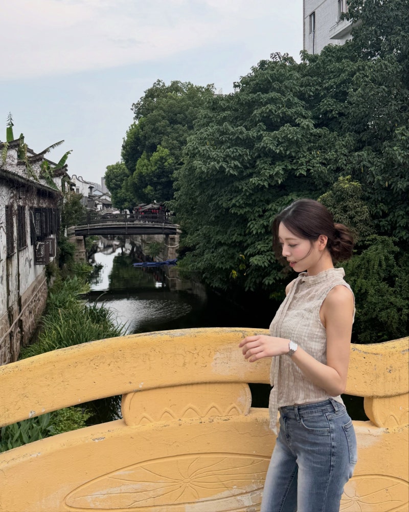 ITZY 유나 패션 차이나 무드 슬리브리스부터 레드 크롭톱 코디까지
