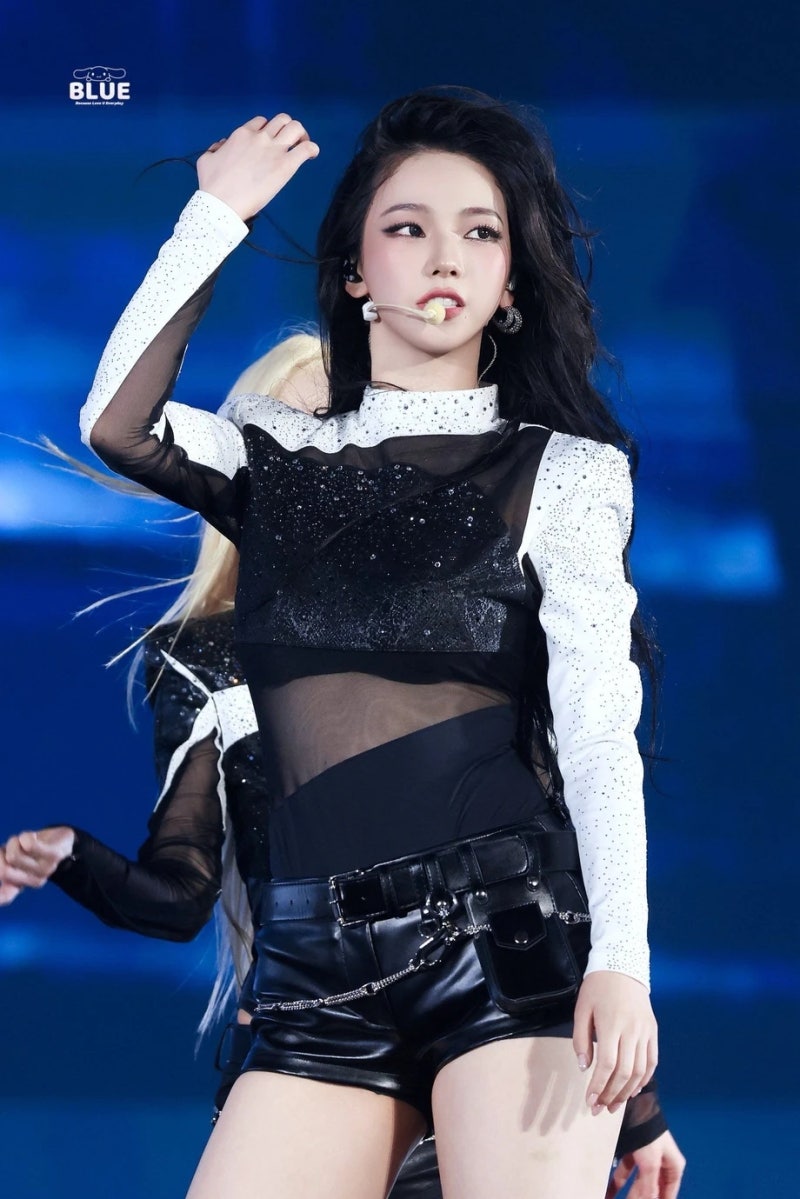 에스파 카리나 콘서트 패션