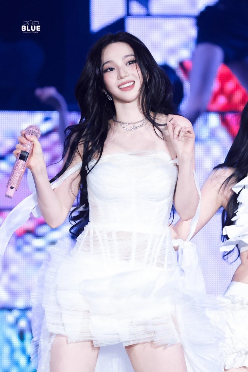 에스파 카리나 콘서트 패션