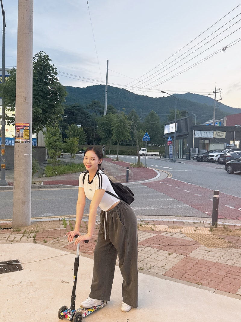 전 치어리더 신수인 데일리룩: 크롭 티부터 스씸웨어까지 패션 총정리