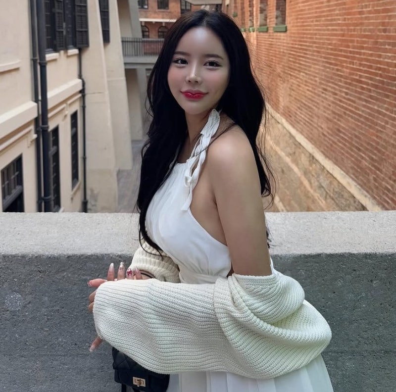 前 치어리더 박성아, 모두를 놀라게 했던 반전 비주얼과 올블랙 패션의 정석