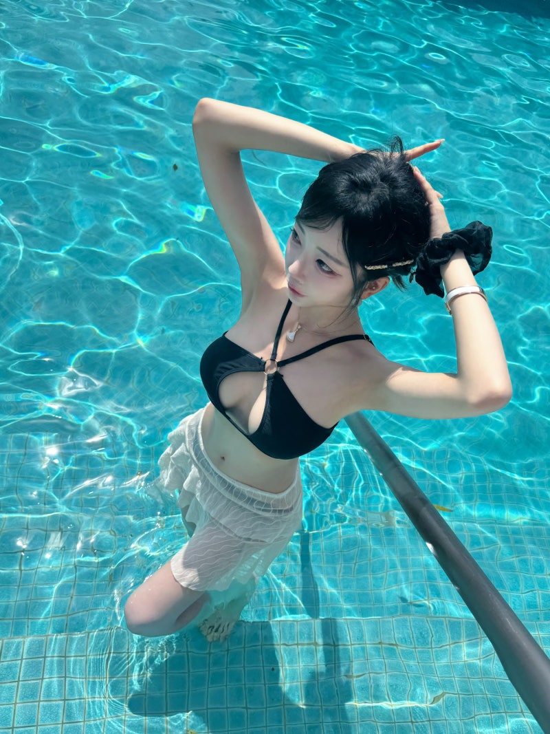 민세령 비키니 패션 화제, 뉴스 속 모습과 달랐던 데일리룩 스타일 모음