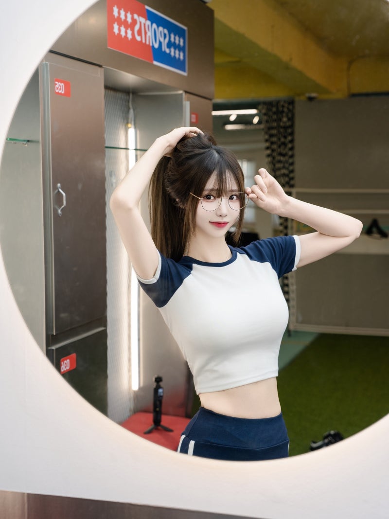 레이싱 모델 연두 패션