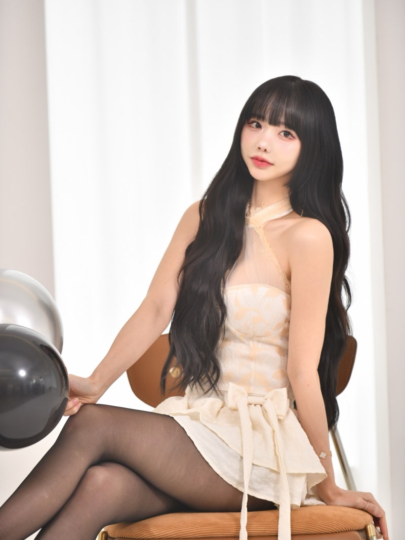 레이싱 모델 연두 패션