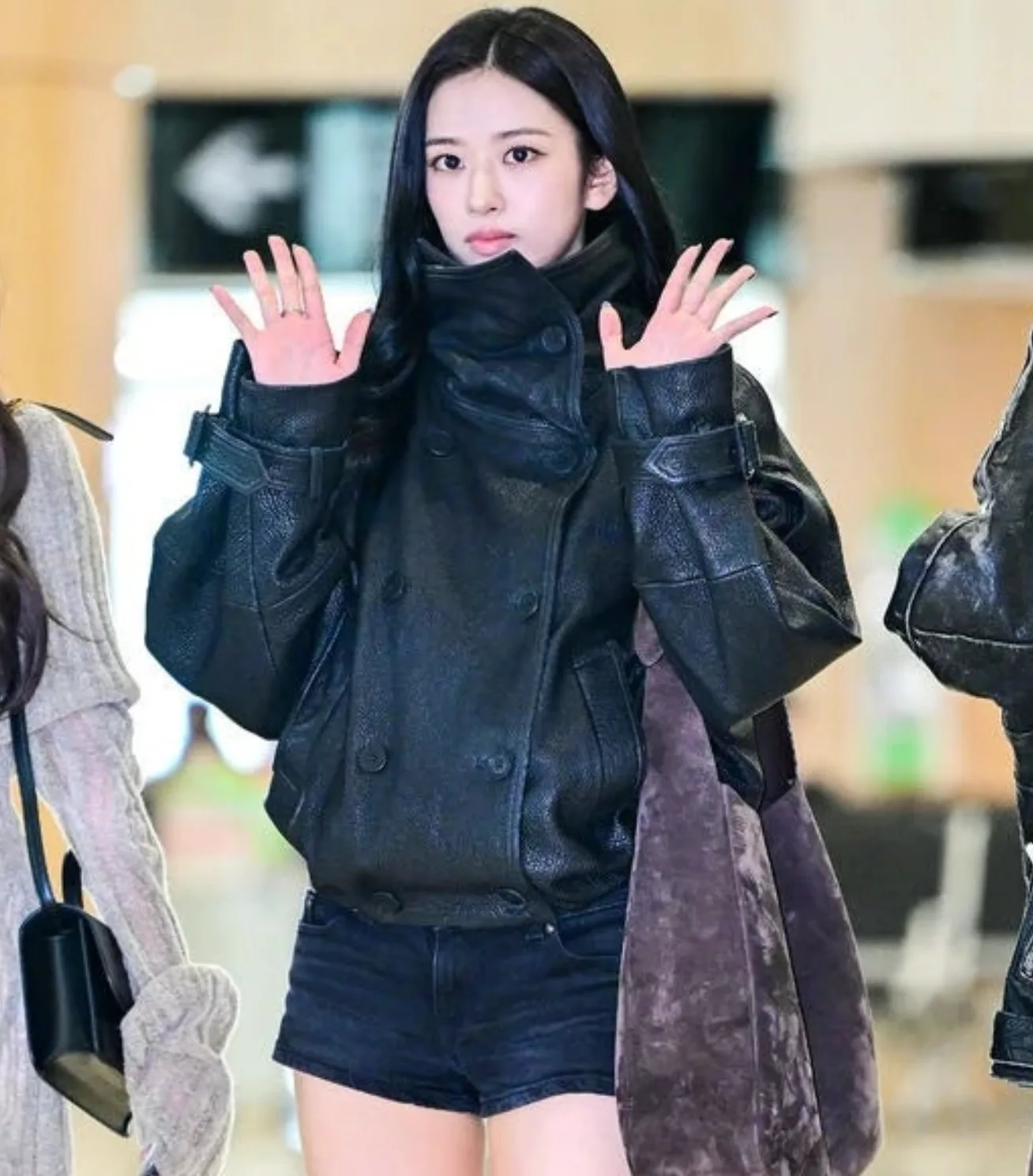 안유진 공항패션