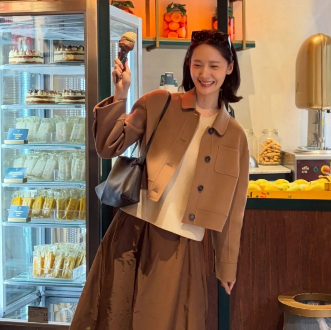 윤아 중단발 패션